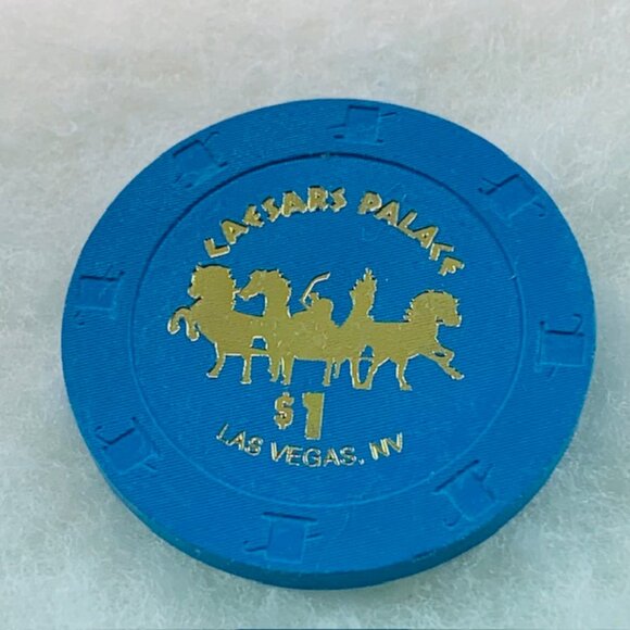 Caesars Palace Casino Chip Las Vegas $1 Lucky Gift Charm Coin Card Protector - Picture 2 of 2